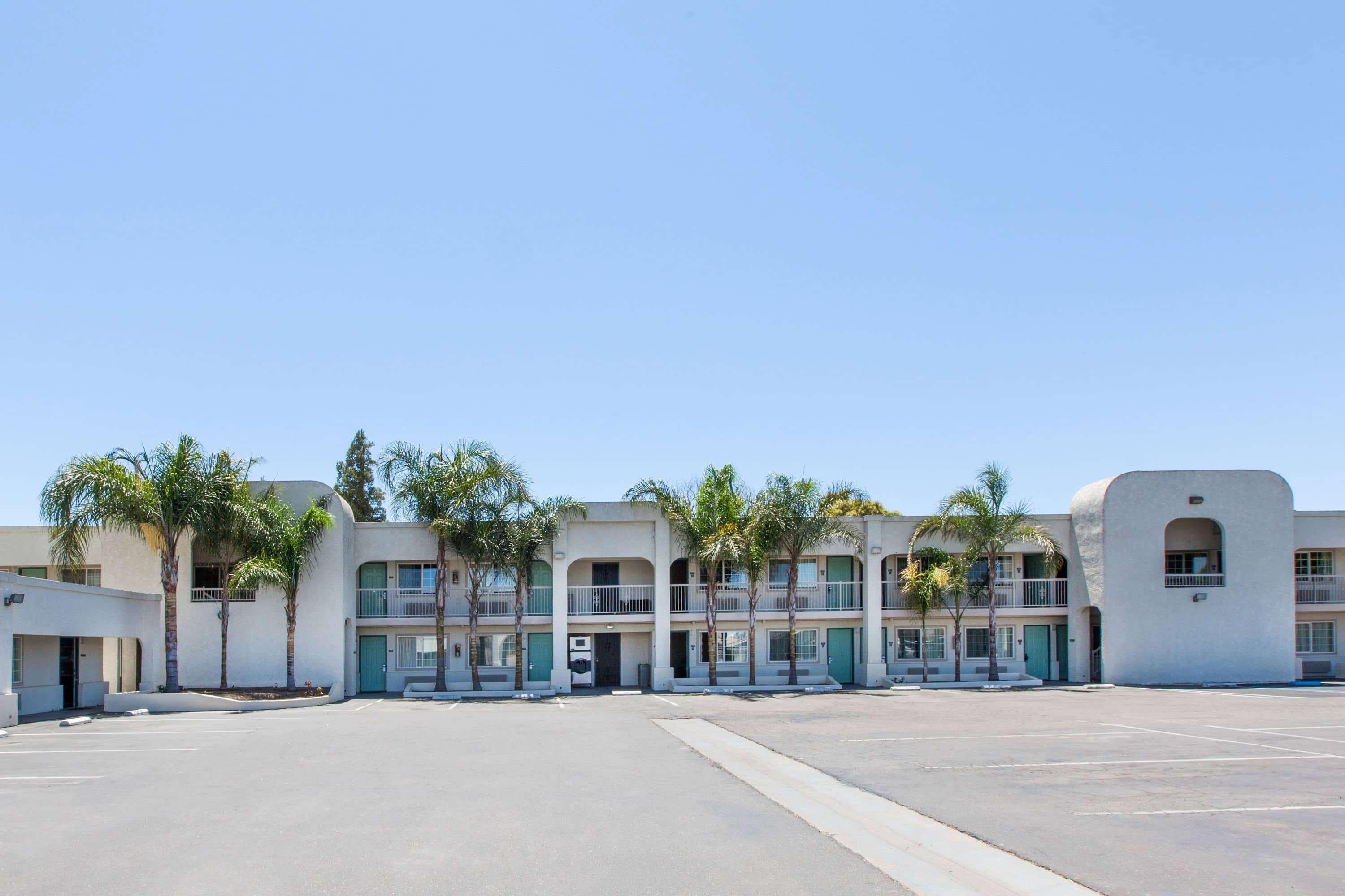 Travelodge By Wyndham Los Banos Ca Exteriér fotografie