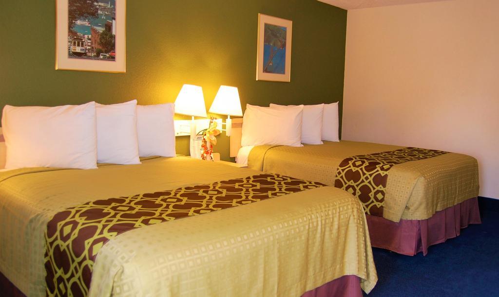 Travelodge By Wyndham Los Banos Ca Exteriér fotografie