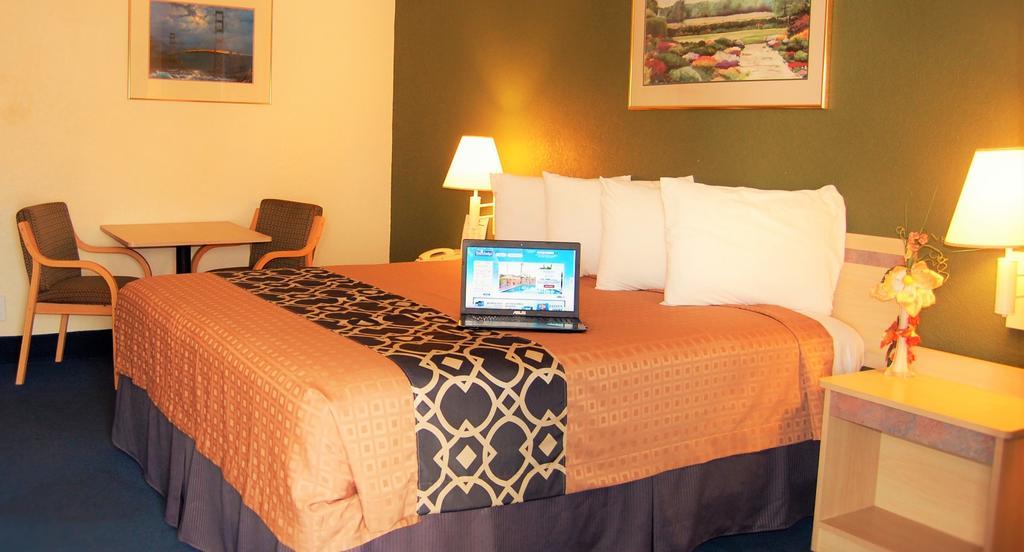 Travelodge By Wyndham Los Banos Ca Exteriér fotografie