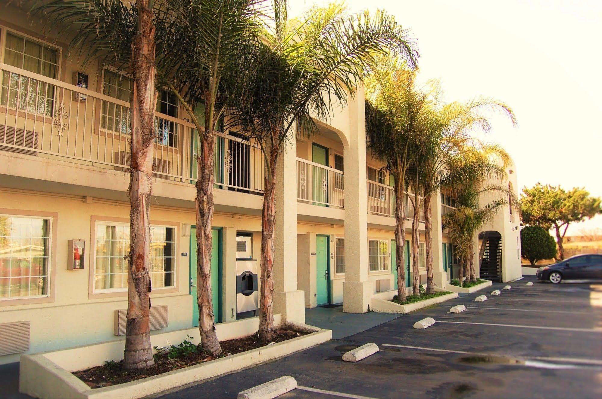 Travelodge By Wyndham Los Banos Ca Exteriér fotografie