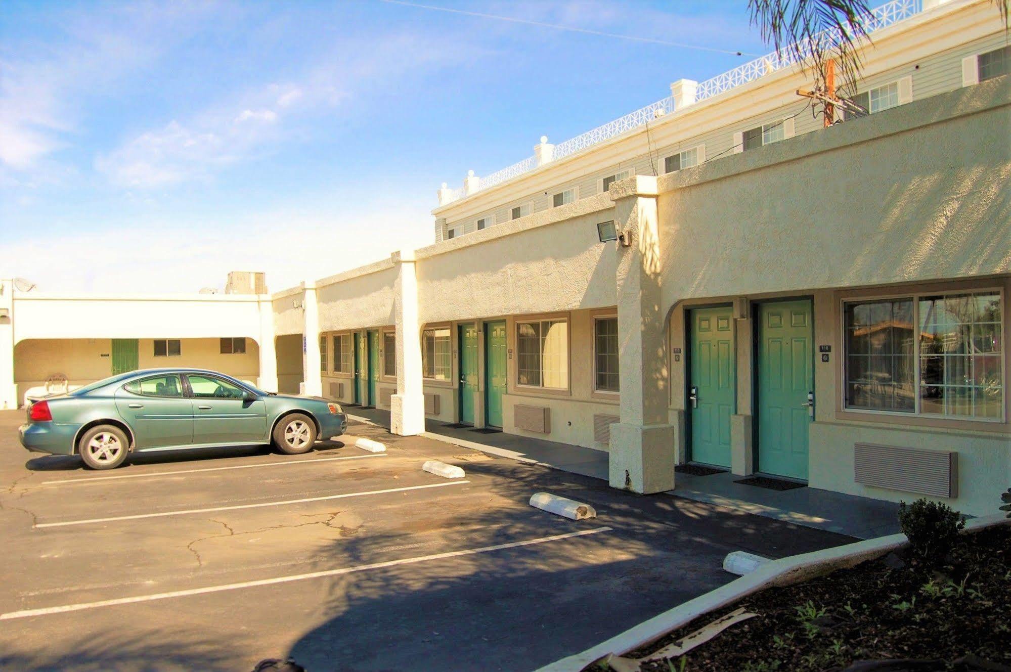 Travelodge By Wyndham Los Banos Ca Exteriér fotografie
